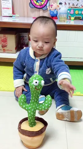 This toy can learn to talk, scaring my baby 😂😂😂