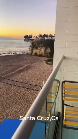 In love with this sunrise here ❤️😍 #santacruz#dreaminnhotel#familyroadtrip#fyp#foryoupage#sunriseview