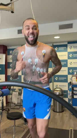 🙌 @Dani Alves is looking mighty fresh 💦 #fcbarcelona #sports #football #deportestiktok #danialves #goodcrazy