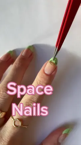 V into these metallic gold space themed nail stickers from @sonailicious ✨🪐💚 #diymanicure #nailinspo #naturalnails