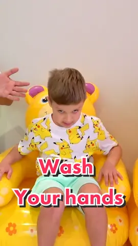 Wash your hands to be healthy! 🦠🧴🧽 #dianaandroma #health