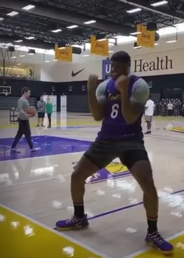 Mood 😂👑 #jameslebron #james #NBA #viral #tiktok #america #lakers #dance #sniper #trending #basketball #training #fry #king #lfl #fan #jamesgang #👑