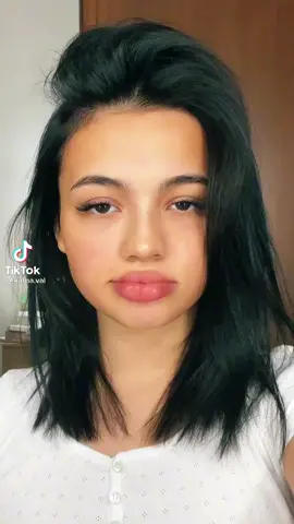 Если вам не ого за тридцать нужно глазки коасить как у девицы 😂😅