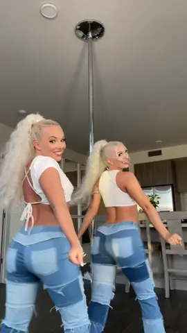 Little booties matter 👯‍♀️ @raquelamdal