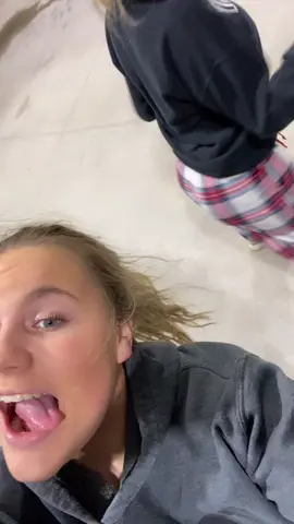 2 bad bihhhh🥵🥵🥵 @dufrenne.122 #MunchiesWithTubi #Sing2gether #VansCheckerboardDay #fyp