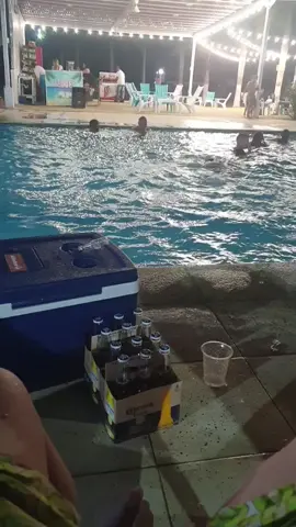 #corona #coronita #chela #piscina #vivir #musica
