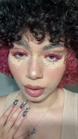 Quand mes cils étaient encore bien fournis la j’ai 5 cils sur chaque oeil