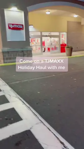 TJMAXX holiday haul🛍❄️ @T.J.Maxx going live tonight w/ my full shopping spree!! #foryoupage #tjmaxx #tjmaxxhaul #holidayhaul #christmasshopping #fypシ