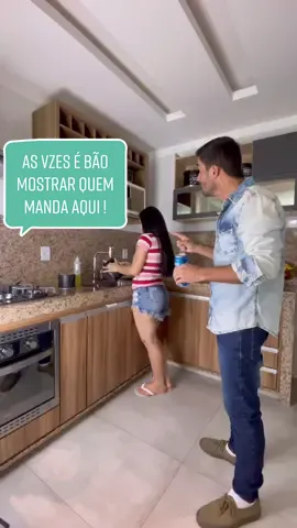 As vezes é bom mostrar quem manda aqui! #meme #memes #comedia #humor #pegadinha