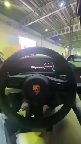 Une pile rechargeable qui marche très très fort 🔋🚀 #fypシ #pourtoi #fyp #foryoupage #porsche #taycan #4s #carslover #carsoftiktok #motorshow2021