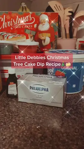 Little Debbies Christmas Tree Cake Dip Recipe!! 🎄🍰 ONLY takes 10 minutes and it’s SO easy!! #fyp #littledebbie #christmasrecipes #MunchiesWithTubi