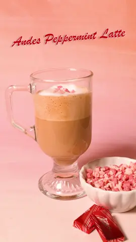 Make your mornings extra festive with this Andes Peppermint Latte #andesmints #mint #coffee #Recipe #xyzbca