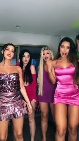Nisso que dá dançar de vestido kakakka @francinyehlke @vivi @Gabi Medina Dc: @lawanydoinsta