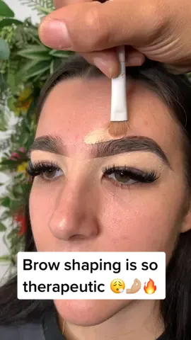 Do you prefer to shape sideways or vertically 🧐 #fyp #SpotifyWrapped #AmazonMusicJingleBellTok #clientmakeup #TheSplashDance #makeuptutorial #brows