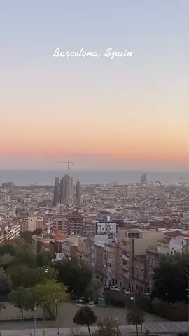 we’ve made it to Spain bitchesss🕺🥳🇪🇸 #españatiktok #spaingoals #spain #barcelonatiktokviral #barcelona #parati