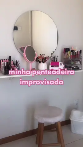 a penteadeira no caso é só uma prateleira e um banquinho, fica a ideia porque acaba ficando com um preço bom 🥰 #penteadeira