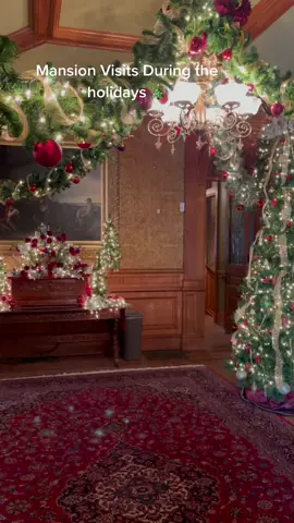 Pabst Mansion 🎄🎁#givingszn #christmas #holidaycountdown #holidaytiktok  #decorations #fashionhistory #MacysGiftTok #SpotifyWrapped #ihateyou