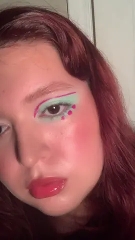 dots #delineadodeojos #delineadografico #graphicliner #editorialmakeup #maquillajedeojos