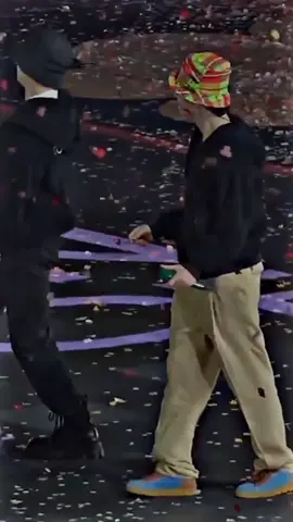 look at how he hold taehyungs hand and let go just to hold jimins hand 🥺🥺 #jikook