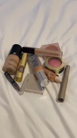 product names in the comments 🤍 #MakeupRoutine #makeupfavorites #everydaymakeup #glowymakeup
