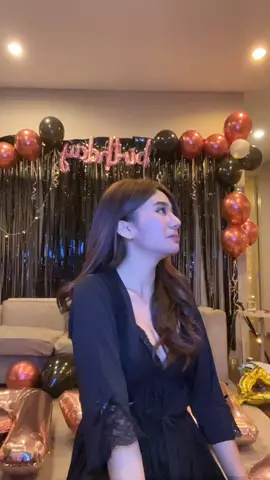 malam pertama part 2 dilanjut ga ya sampe anuuu gttt  ? 😛 bingung ah🤣