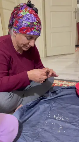 Eskiden böyleydi ne dedikodular yaparlardı hatırlıyorumm
