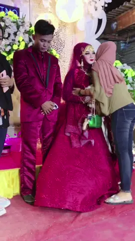 Kamu bahagia aku juga bahagia meskipun bahagiamu bukan bersamaku😊💔
