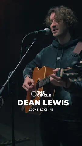 @Dean Lewis is a Master at heartbreak and #lookslikeme is no exception! We‘re very excited to share this live version of dean‘s wonderful tune at the circle sessions! #deanlewis #cosmiclove #fyp #fypシ #acoustic