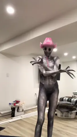 Skelly’s auditioning to be Adele’s back up dancers😍🤞🏽TYSM FOR 260K AHHH😭💗 #fyp #foryou #preppy #preppyclaws #viral #trending
