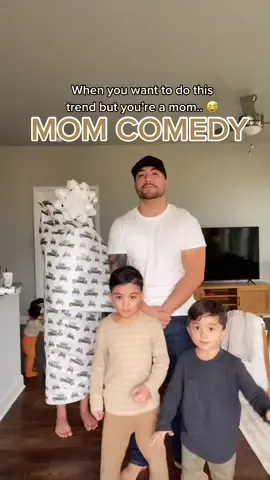Not Chancla sweeping in the back ground 😭💀 #DoTheJuJu #fyp #ShareTheMagic #christmas #momtok #momcomedy #trending