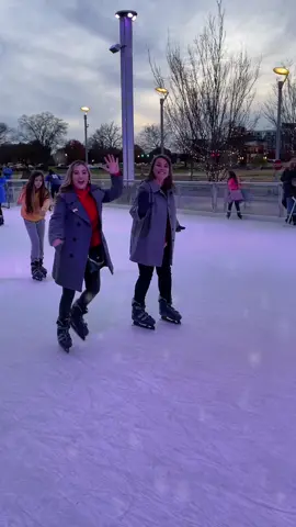 10/10 recommend ice skating with your mom to get in the holiday mood! ✨🎄❄️⛸ #holidaytiktok #christmas #IceSkating #happyholidays #holidayvibes #christmastiktok