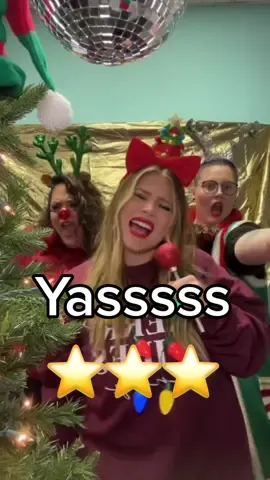 Who wouldn’t wanna go to a party created by us 4??! 🙌🏼🙌🏼🤣⭐️🎄@amberangarita @brbrinson @mamakamps @alanagarber #christmas #party #funny #holiday #alliwantforchristmasisyou #mariahcarey
