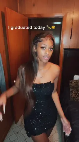 #graduation2021 #graduation #fyp #fypシ #views I GRADUATED TODAY 🥰🥰🥰🍾 #fun #viral #hcc #hindscommunitycollege