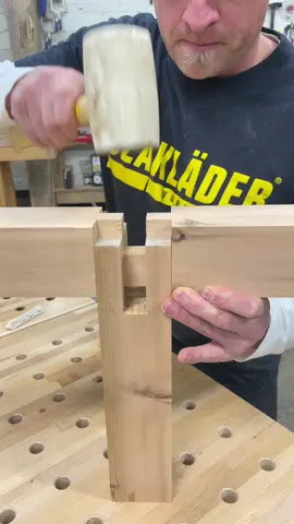 Testing a new way to make castle joints #wood #woodwork #woodworking #maker #joinery #bois #madera #tools #tool #sawdust #fun