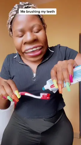 Halle uses so much toothpaste no ways #hallesvids @Colgate