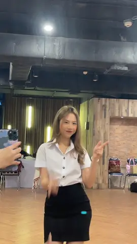 พี่ปีสองรักน้องปี1จังเลย #izswisdom