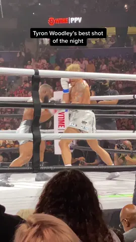 One of the best sequence of punches from #TyronWoodley last night against @jakepaul #boxing #jakepaul