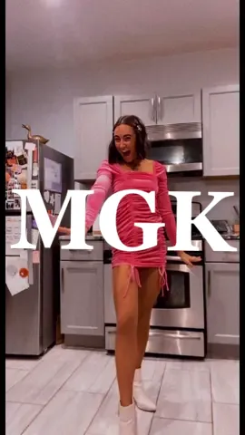 i will be living through my @machinegunkelly videos for the forseeable future 🥲💓 #machinegunkellyy #mgk #winterbreak