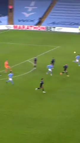 Bertrand Traore with an insane touch #foryoupage #viral #astonvilla #football #PremierLeague
