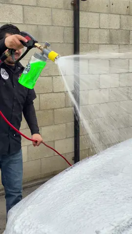 Give your ride an intense foam bath with Hondeydew Snow Foam! #detailing #clean #CleanTok #beforeandafter #satisfying #carlover #learnhow #DIY #fyp