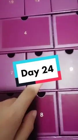 Day 24 * Lookfantastic Advent Calendar @lookfantastic #omorovicza #OMeuNatal #FelizNatal #fypシ #fyp #fy #foryoupage #gift #adventcalendar2021 #natal #calendariodeadviento #adventcalendar #lookfantasticadventcalendar #haul #lookfantastic