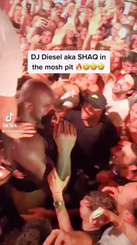 @shaq going hard in the paint