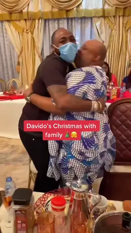 OBO’s Christmas isn’t complete without family time 💃🏽🎄🤗 #pulsenigeria #pulsecelebs #christmas2021 #happyholidays