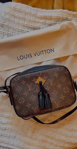 #christmashaul #haul #haultok #christmas #christmas #whatigotforchristmas #louisvuitton #pandora #MyPlayoffPicks #fyp