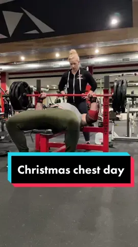what’s your favorite tradition? #chestday #holidaygains #swolemate #bodybuilding #MyPlayoffPicks @meathead_extraordinaire