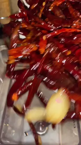 Reply to @crod232016 Chile de Aceite 🥵🔥 #chiledeaceite #chilesdearbol #spicyfood #mexicanfood #salsarecipe