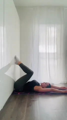 “wall pilates” ✨                              #mondaymove #pilates #Fitness #fy #fyp #fitnessforeverybody #workoutfromhome #homeworkout #bodymindsoul