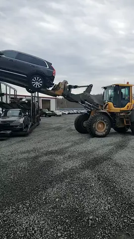 Loading an inoperable vehicle at IAA #LuxuryAutoTransportLLC #BasedOutOfFL #CarHaulerLife #CarHaulerProblems #IAA