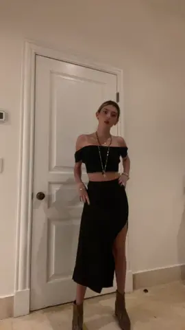 🖤🖤⭐️⭐️🖤
