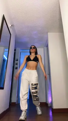 Esta para bailar con alguien 🥺